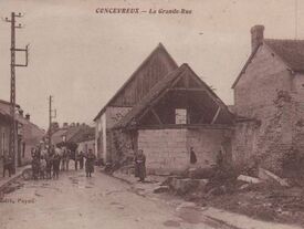 Ruines dans la grande rue Ruines dans la grande rue