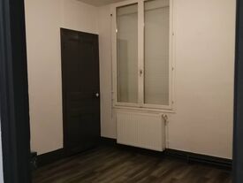 Chambre avec accès au grenier