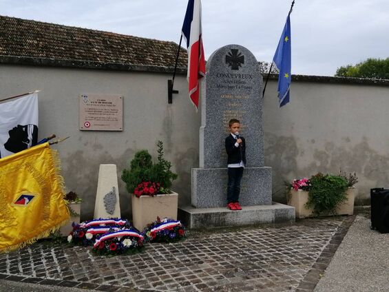 Enfant chantant la Marseillaise