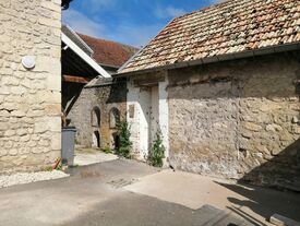 Cour entrée garage 